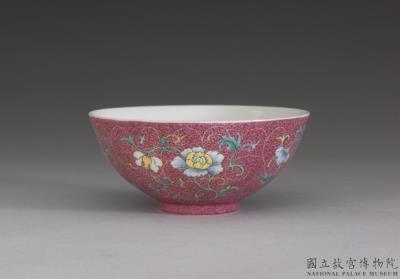 图片[2]-Tea bowl in yang-ts’ai enamels with flower decoration on a red ground, Ch’ien-lung reign (1736-1795), Ch’ing dynasty-China Archive